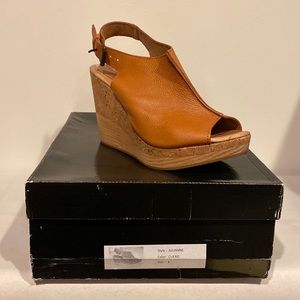 Gently worn (2x’s maybe) Laocoonte brown leather platform wedges - Made in Spain